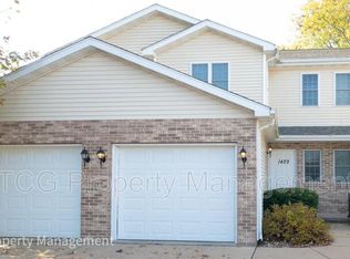 1443 Adams St, Ottawa, IL 61350