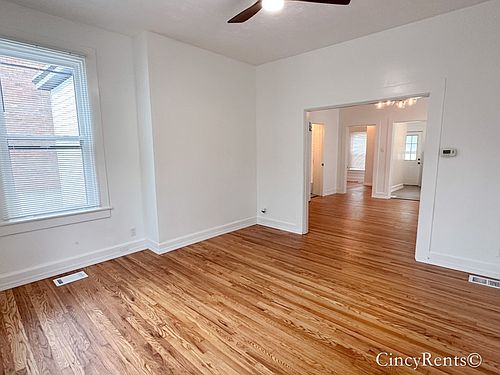 4th image of 3715 Woodland Ave
