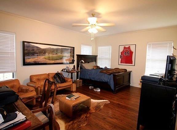 4th image of 4325 University Blvd