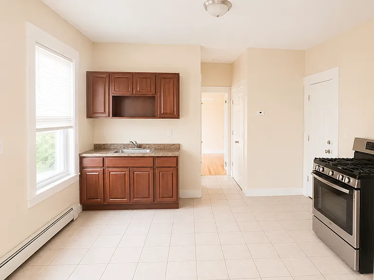373 Blatchley Ave #3A — Photo 3