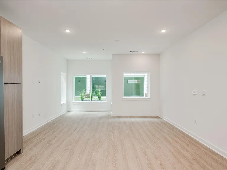 4802 S Congress Ave #121 — Photo 3
