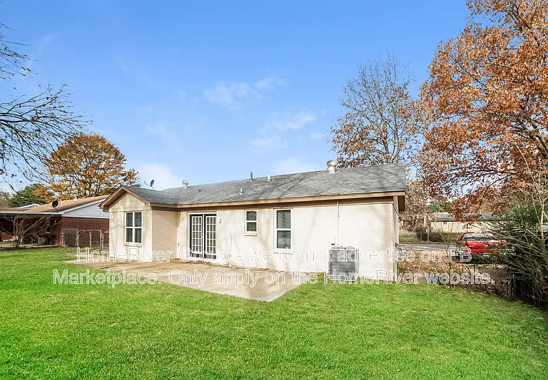 3175 Mayfair Dr — Photo 13