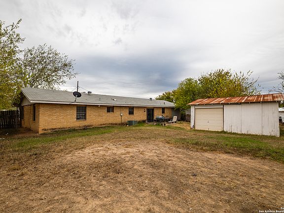 3rd image of 862 Avenue J