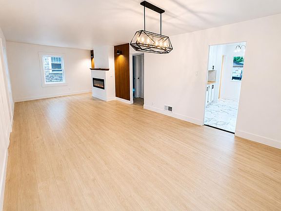 3rd image of 4368 Delaware St