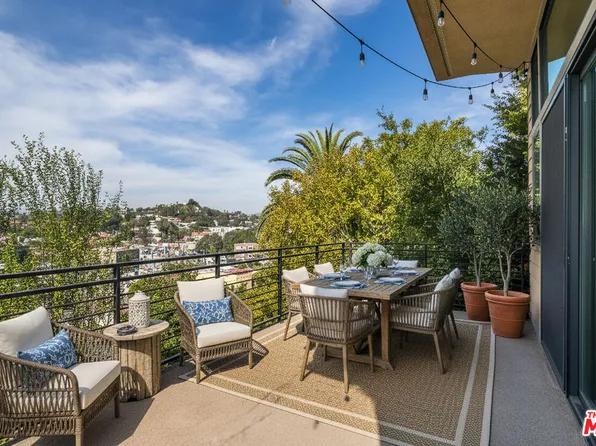 1912 W Liberty Ct, Los Angeles, CA 90026