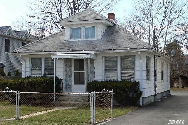 2nd image of 192 Smith Ave