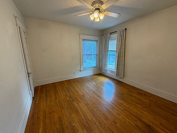 5th image of 611 Parkwood St NE #2