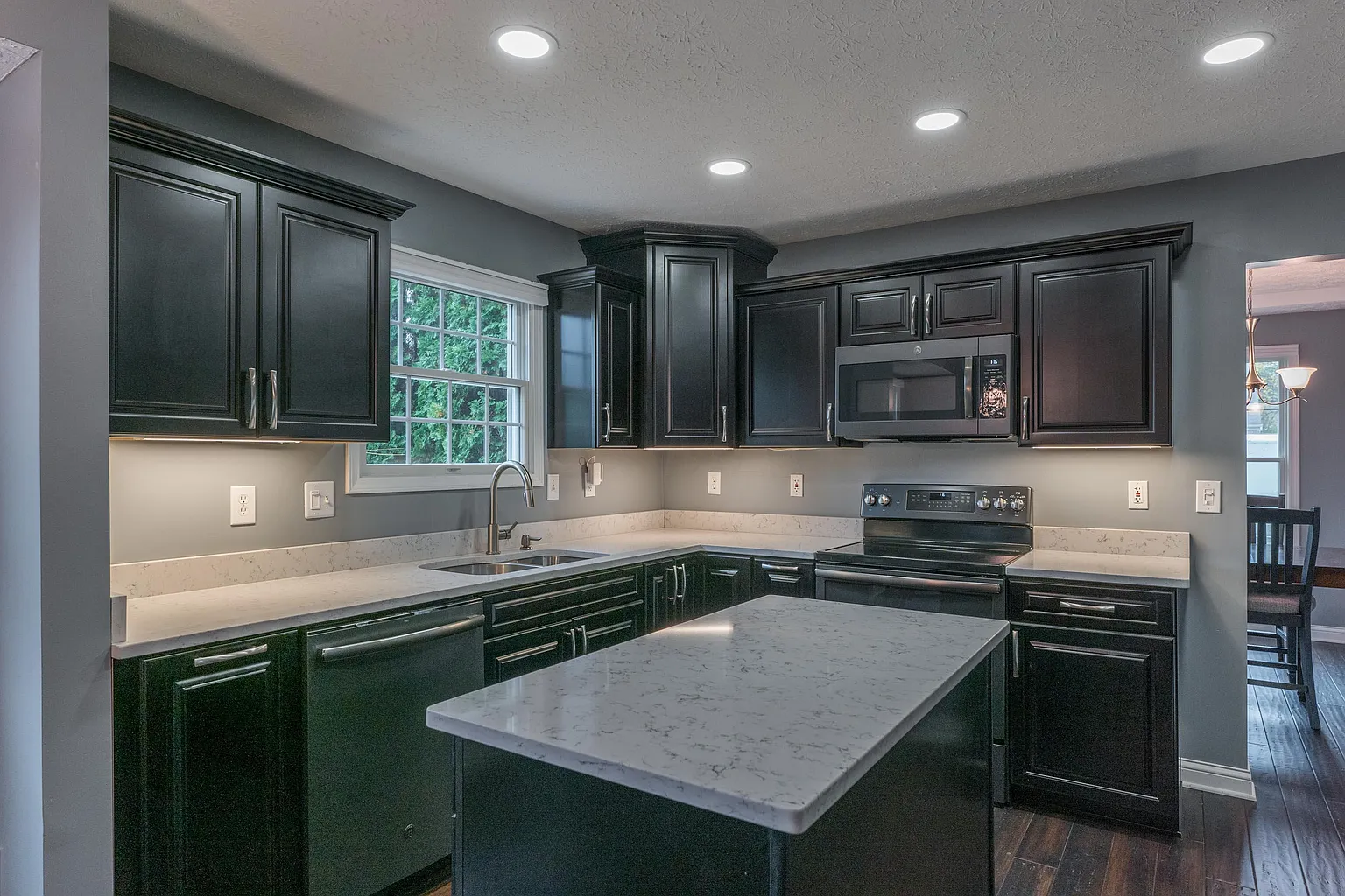 1434 Shelby Cir photo 1
