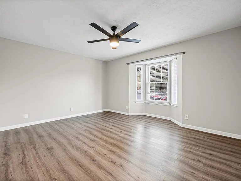 1240 Barton Hills Dr #105 — Photo 5