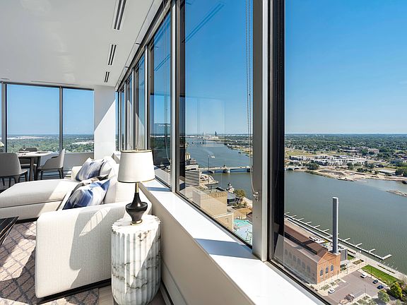 2nd image of 200 N Saint Clair St #2107