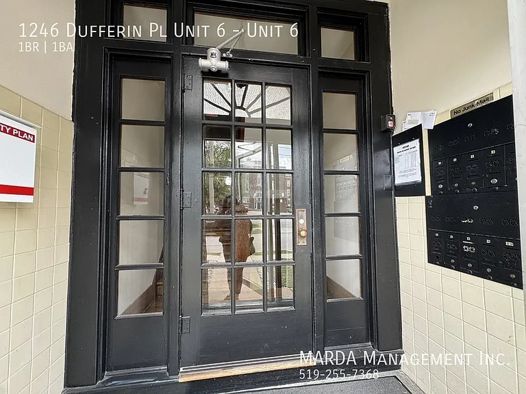1246 Dufferin Pl #6 — Photo 25