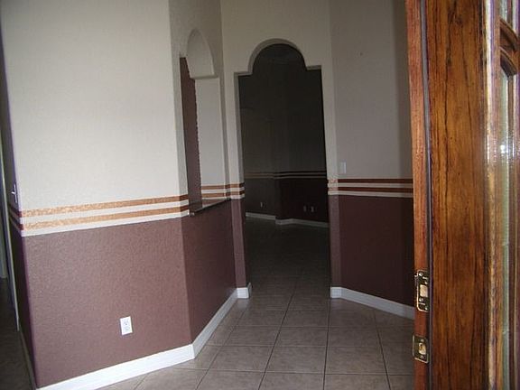 5th image of 103 Wisteria St