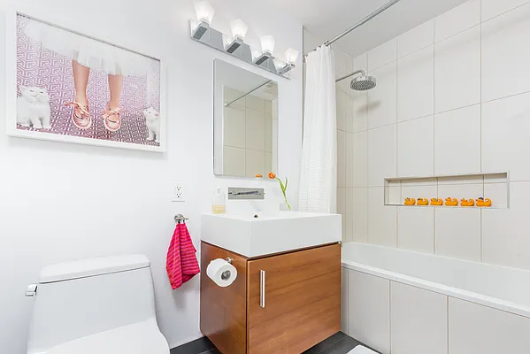Sold by Modern Spaces | media 6