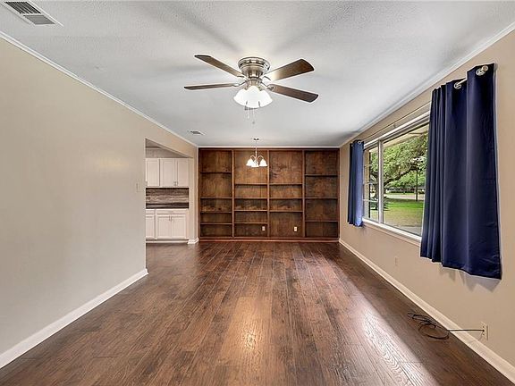 3rd image of 2516 2nd Ave
