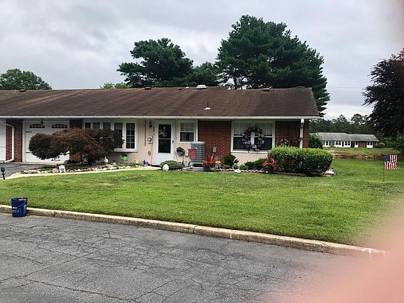 3rd image of 405A Portsmouth Dr