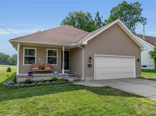 228 Lake Ave, Lancaster, NY 14086