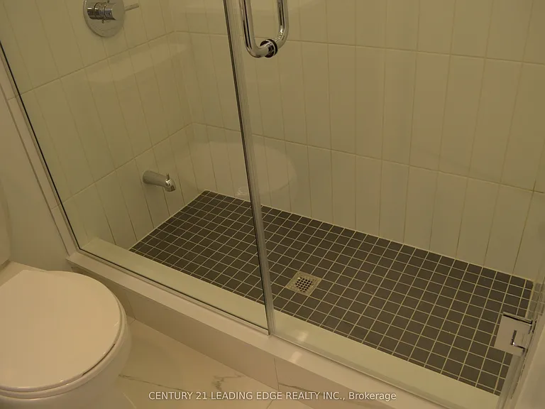 10 Oak St #2407 — Photo 9