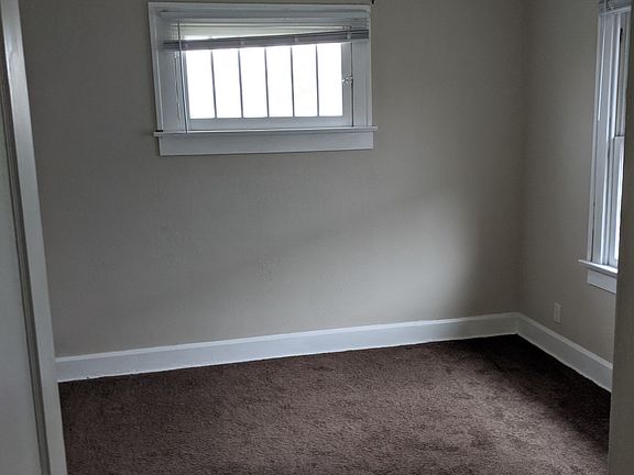 3rd image of 866 N Drexel Ave #868