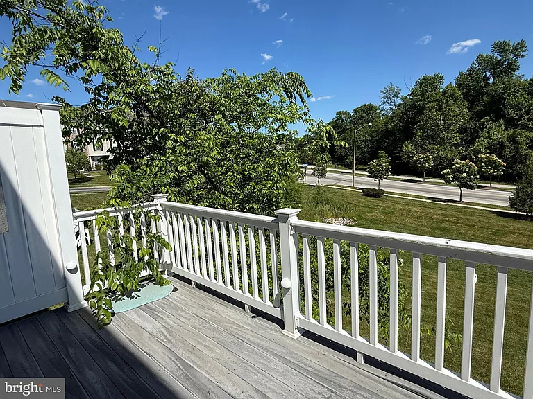 7581 Taunton Ct — Photo 42
