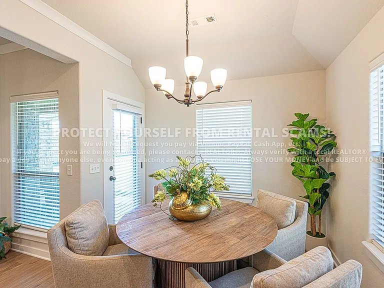347 W Tyler Rd — Photo 9