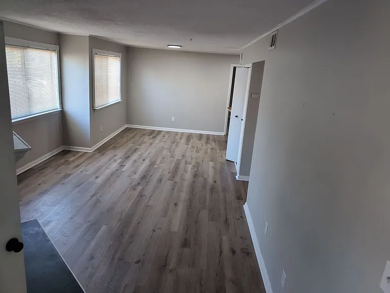 526 Glenn Regis Way — Photo 18