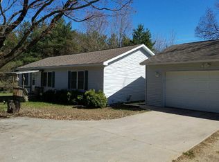 7447 S State Rd, Harbor Springs, MI 49740