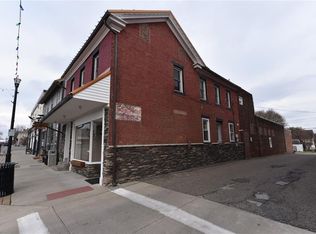 18 S Main St, Columbiana, OH 44408