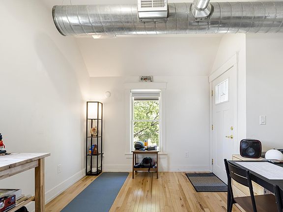 4th image of 2099 Vermont St #201