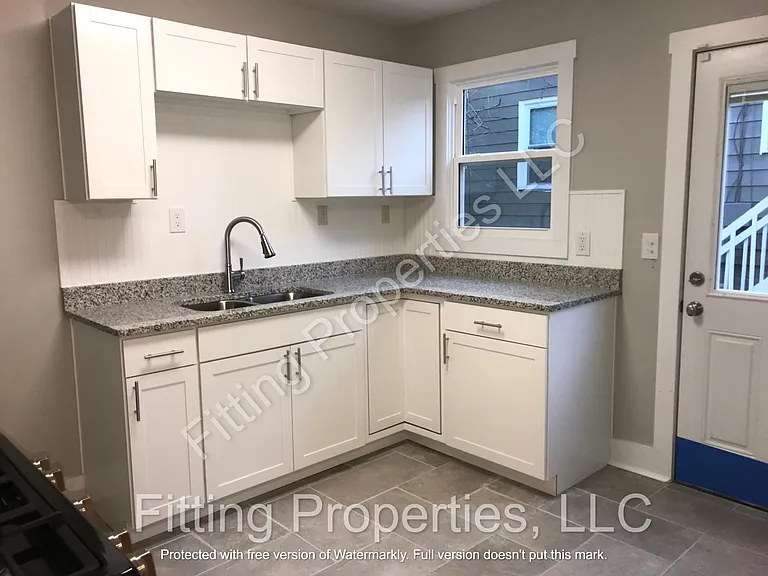 624 Frasier St SE — Photo 3