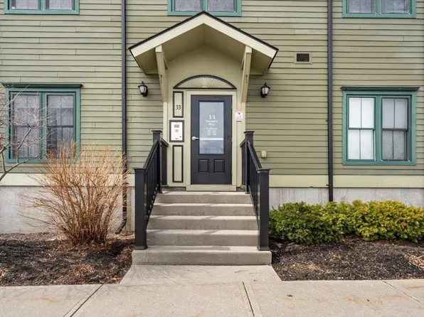 33 Naomis Way #302, Colchester, VT 05446