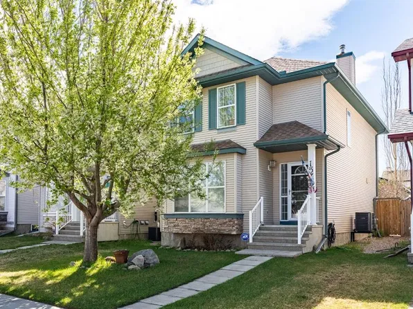 157 N Cranberry Sq SE, Calgary, AB T3M 1J6