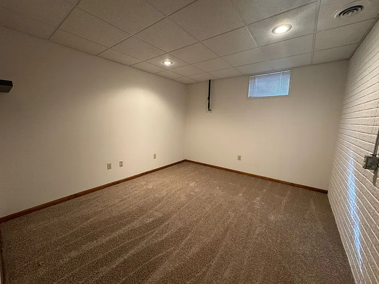 2047 Parkside Dr — Photo 29