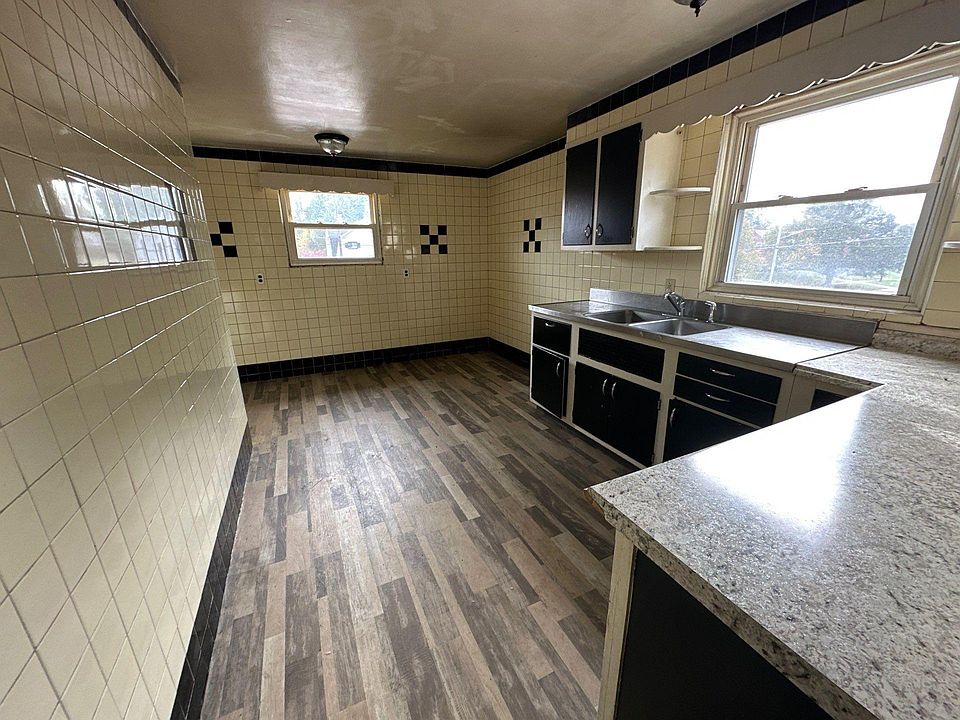 1011 Delaware Ave New Castle PA Zillow