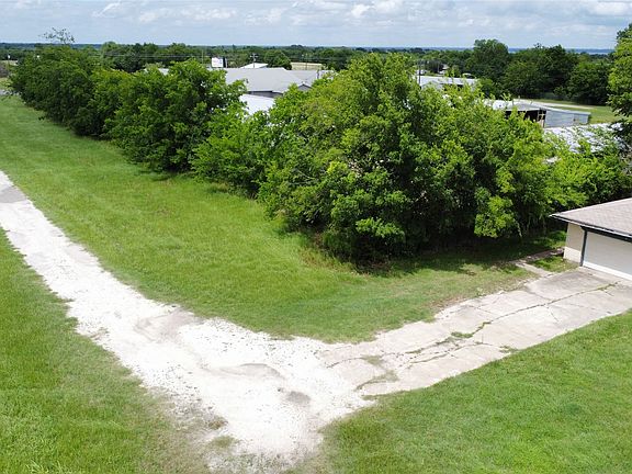 3rd image of 847 W State Highway 276