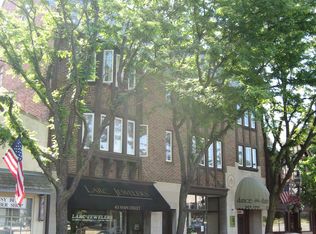 413 N Main St #33, Glen Ellyn, IL 60137