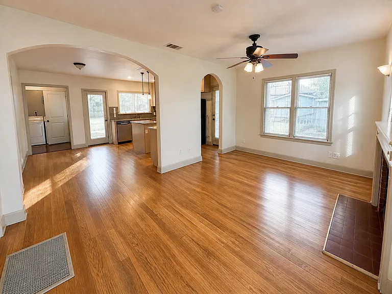 4406 Bennett Ave #A — Photo 10