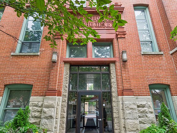 2nd image of 1445 W Belden Ave APT 3K