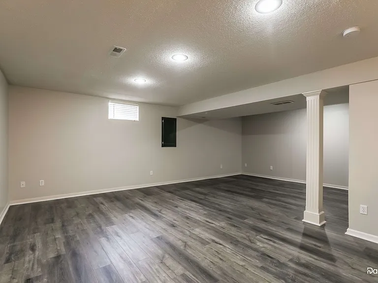 8116 N Spruce Ave — Photo 13