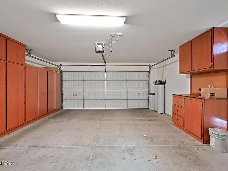 2209 E Hazeltine Way — Photo 25