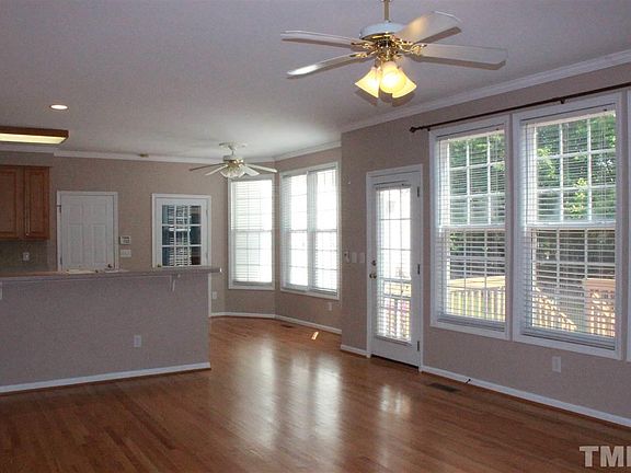 Family room , breakfast area