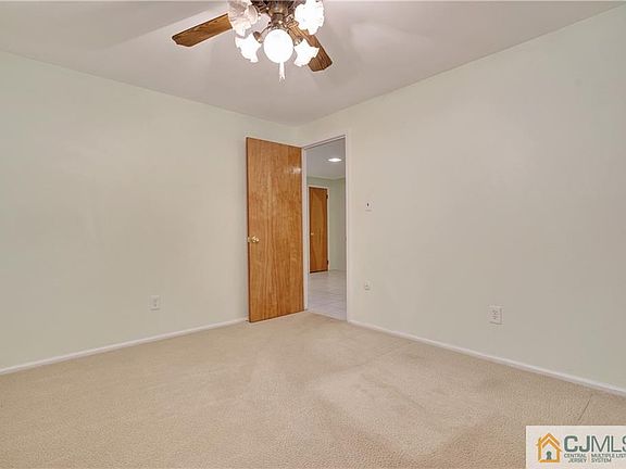 5th image of 49B Court D #2202