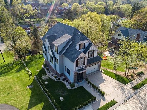 2nd image of 736 Rockwood Ave