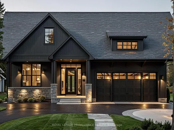 29 Deerview Dr, Quinte West, ON K8V 0L8