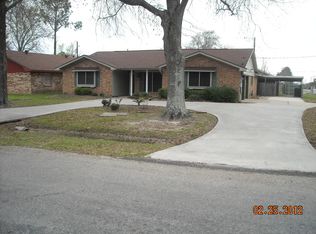 2704 Seattle St, Nederland, TX 77627
