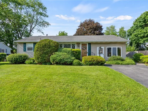 416 Skiff Dr, Syracuse, NY 13211