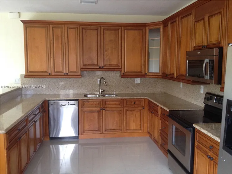 17615 SW 135th Ave — Photo 12