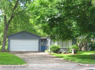 606 E Evergreen Ave, Olivia, MN 56277
