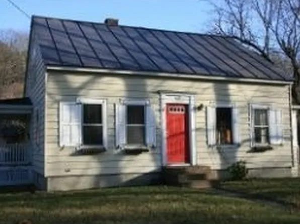629 Maple St, White River Junction, VT 05001