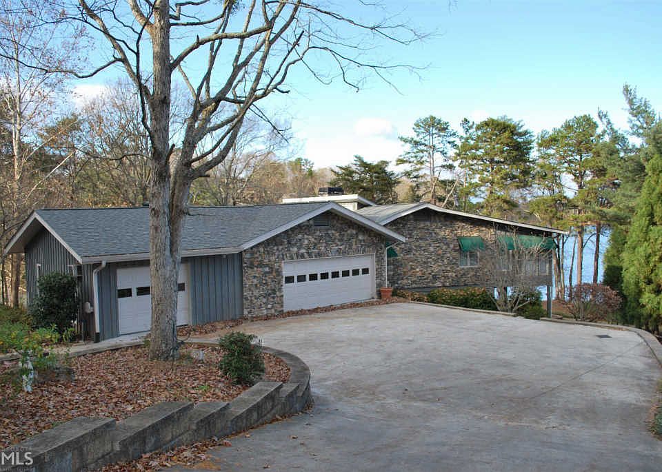 2nd image of 2070 Riverwood Dr