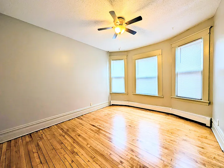 61 Delos St W #W — Photo 1